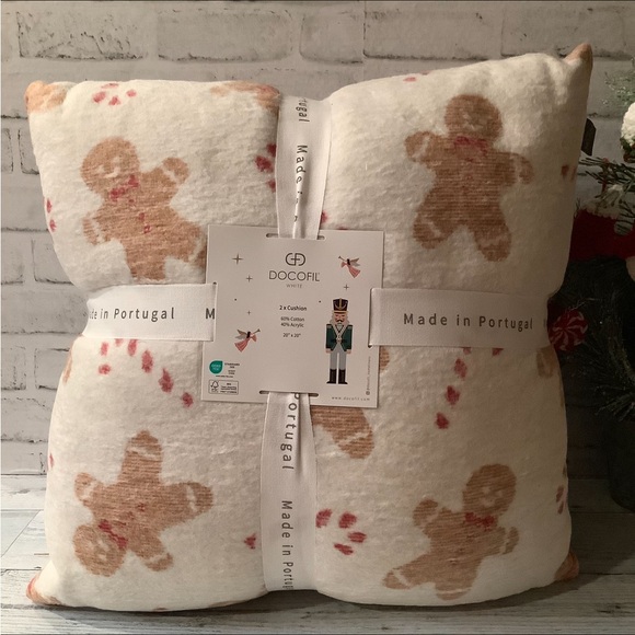 Docofil 20×20 2pk Gingerbread Candy Cane Pillows - Picture 3 of 7